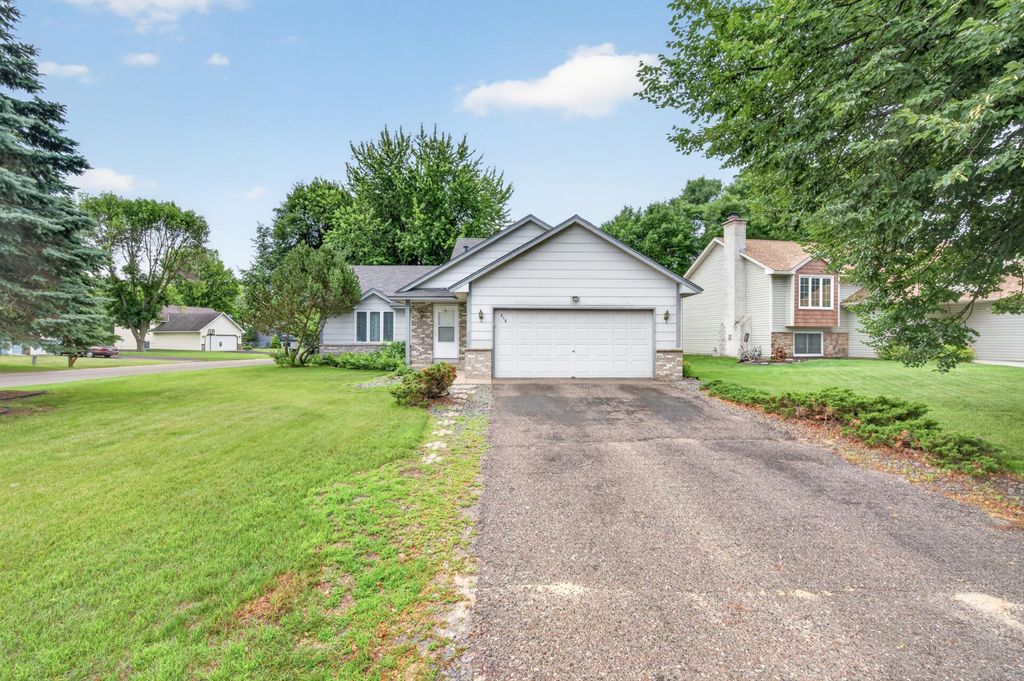 212 126th Avenue NW, Coon Rapids, MN 55448