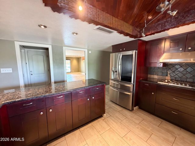 2244 E NICOLET Avenue, Phoenix, AZ 85020