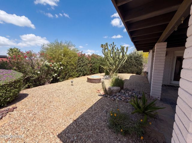 2244 E NICOLET Avenue, Phoenix, AZ 85020