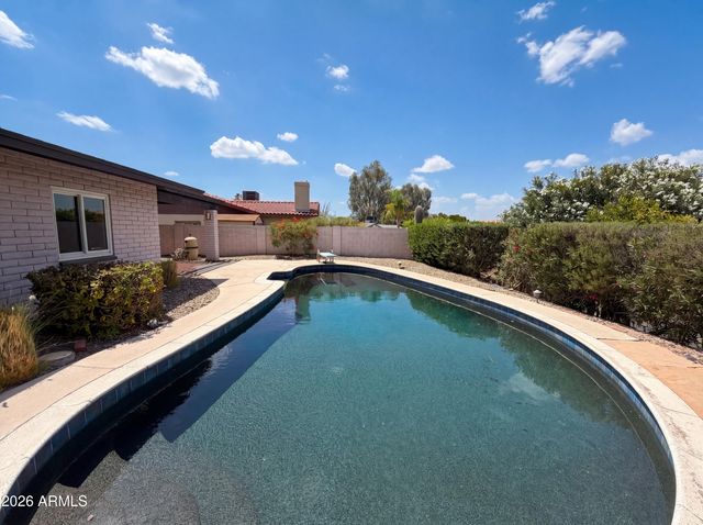 2244 E NICOLET Avenue, Phoenix, AZ 85020