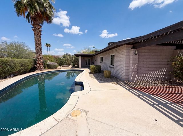 2244 E NICOLET Avenue, Phoenix, AZ 85020