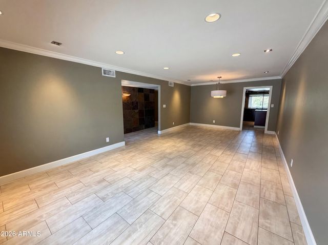 2244 E NICOLET Avenue, Phoenix, AZ 85020