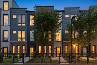 4250 W Belmont Avenue 2, Chicago, IL 60641