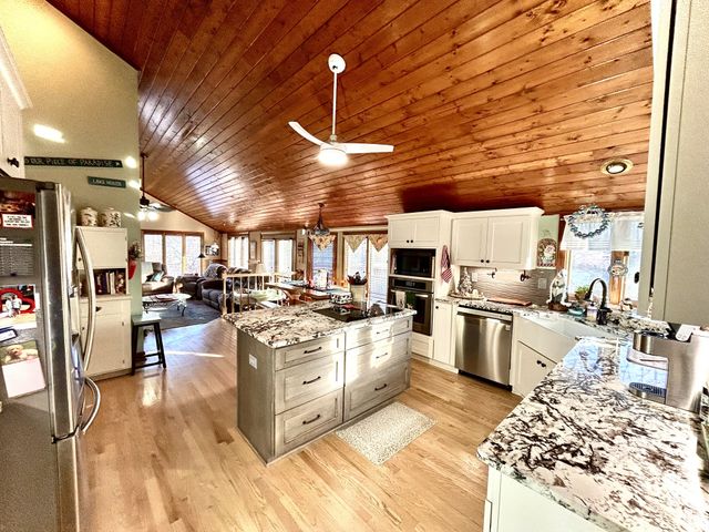 365 Coopers Cv, Lynchburg, TN 37352