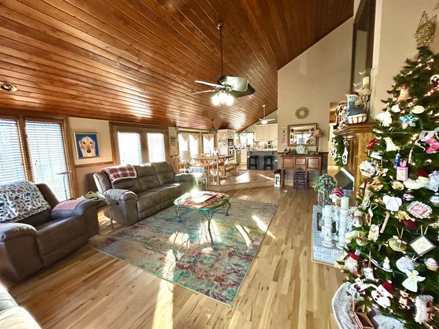 365 Coopers Cv, Lynchburg, TN 37352