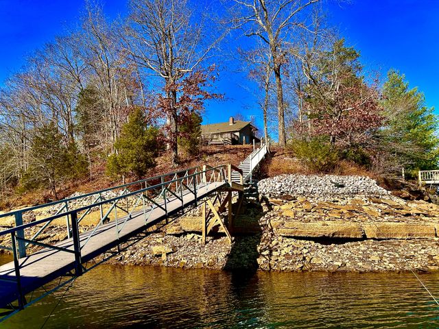 365 Coopers Cv, Lynchburg, TN 37352