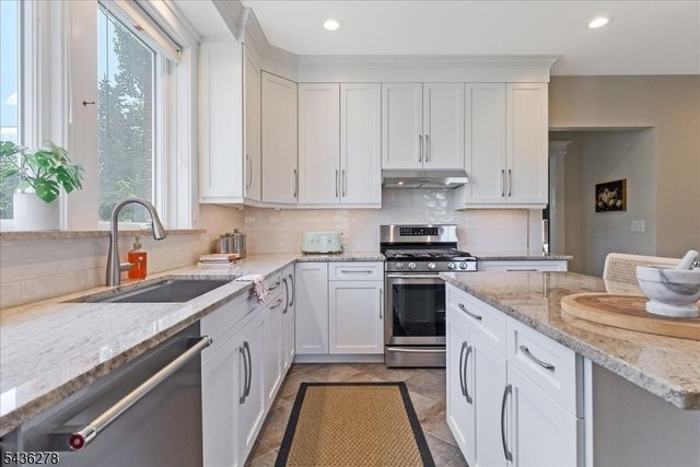 53 Bowdoin St, Maplewood Twp., NJ 07040