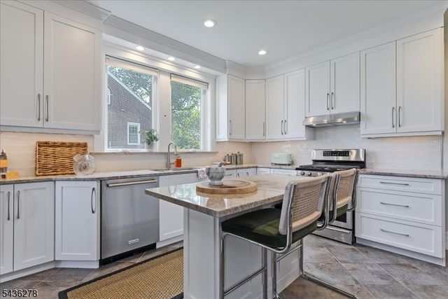 53 Bowdoin St, Maplewood Twp., NJ 07040