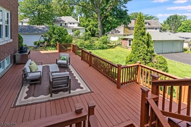 53 Bowdoin St, Maplewood Twp., NJ 07040