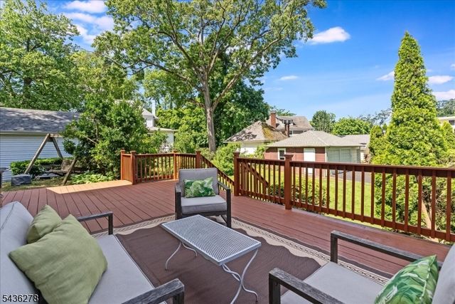 53 Bowdoin St, Maplewood Twp., NJ 07040