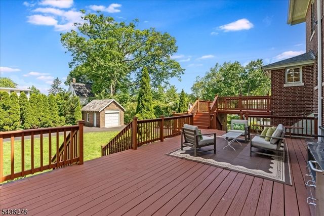 53 Bowdoin St, Maplewood Twp., NJ 07040