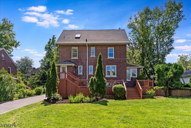 53 Bowdoin St, Maplewood Twp., NJ 07040