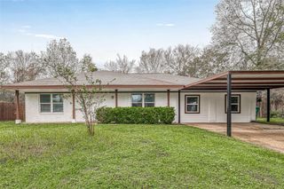 2307 N Thompson, Conroe, TX 77303