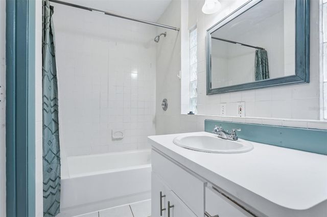 687 GENEVA PLACE, Tampa, FL 33606