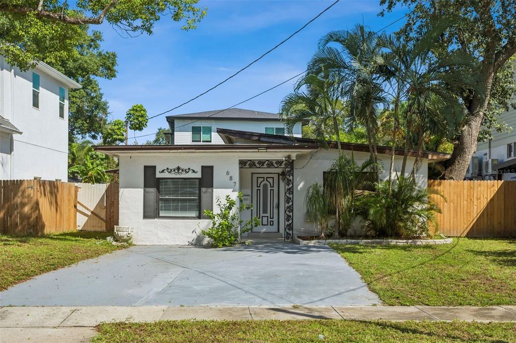687 GENEVA PLACE, Tampa, FL 33606