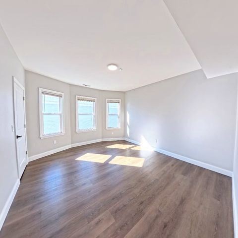 22 Madison Ave 3, Cambridge, MA 02140
