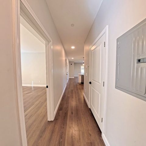 22 Madison Ave 3, Cambridge, MA 02140