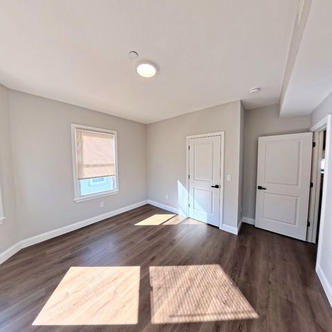 22 Madison Ave 3, Cambridge, MA 02140