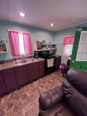 368 Treasure Beach, Comanche, TX 76442