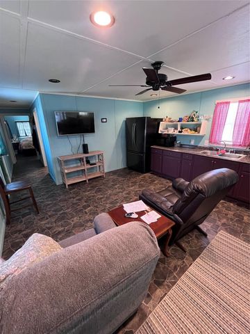 368 Treasure Beach, Comanche, TX 76442