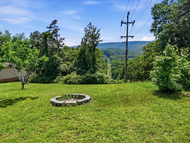 1000 Hill Crest Road, Hixson, TN 37343