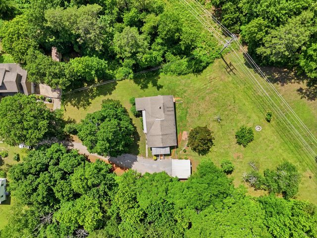 1000 Hill Crest Road, Hixson, TN 37343