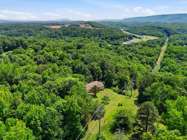 1000 Hill Crest Road, Hixson, TN 37343