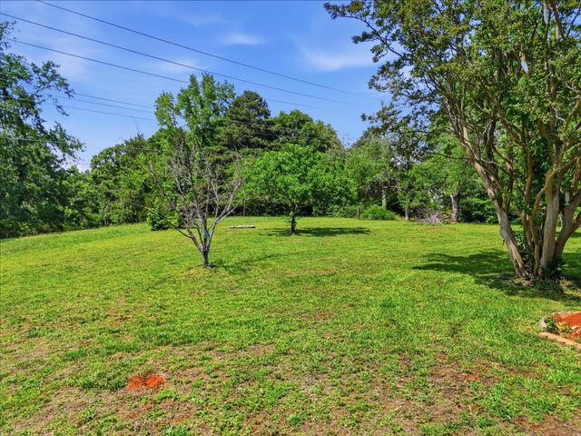 1000 Hill Crest Road, Hixson, TN 37343