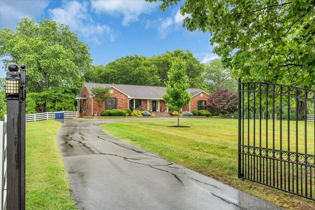 311 Mayfield Dr, Smyrna, TN 37167