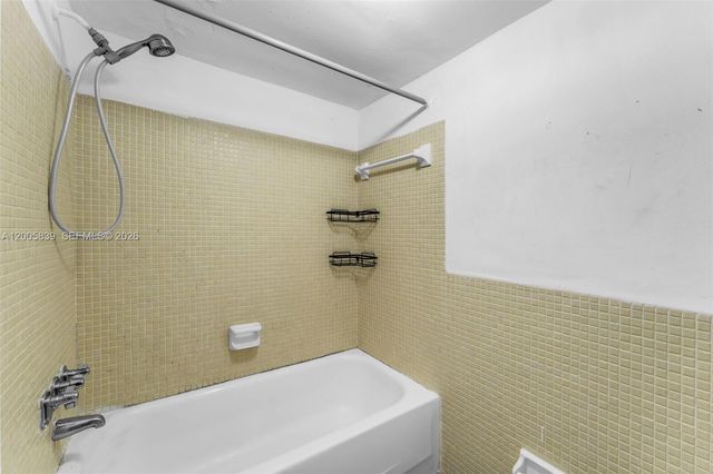 7560 SW 82nd St G112, Miami, FL 33143