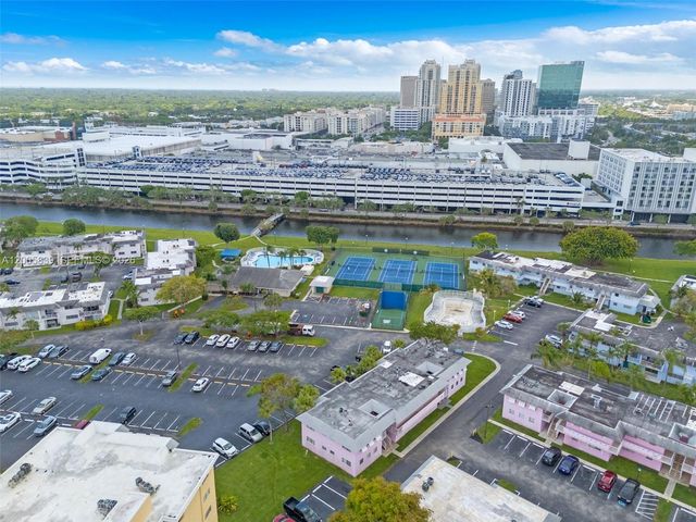 7560 SW 82nd St G112, Miami, FL 33143