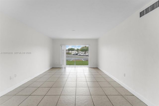 7560 SW 82nd St G112, Miami, FL 33143