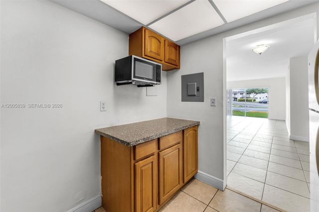 7560 SW 82nd St G112, Miami, FL 33143