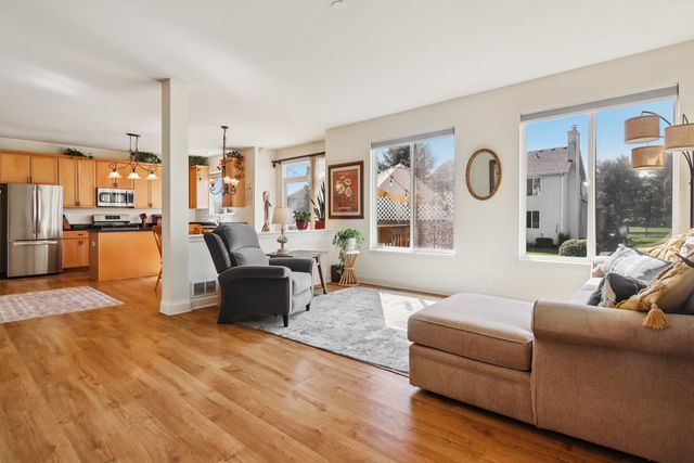 593 W Hamlin Lane, Round Lake, IL 60073