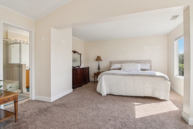 593 W Hamlin Lane, Round Lake, IL 60073