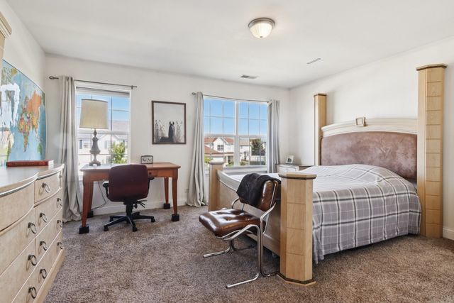 593 W Hamlin Lane, Round Lake, IL 60073