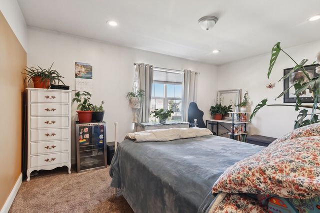 593 W Hamlin Lane, Round Lake, IL 60073