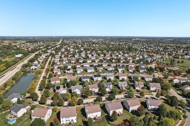 593 W Hamlin Lane, Round Lake, IL 60073