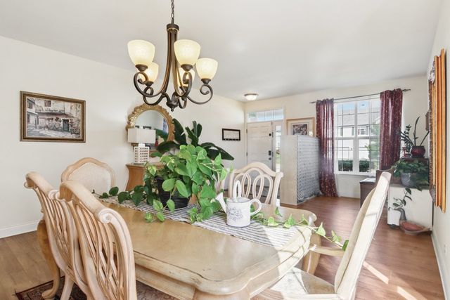 593 W Hamlin Lane, Round Lake, IL 60073