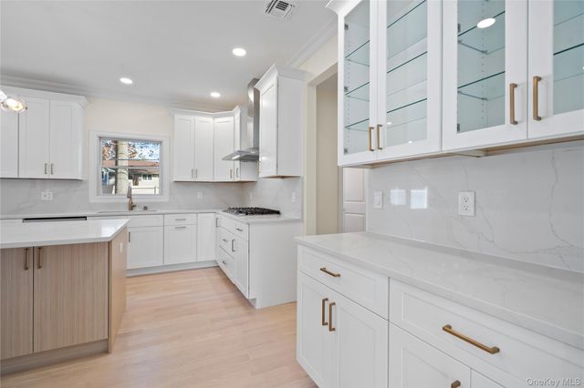 5A Steuben Drive, Jericho, NY 11753