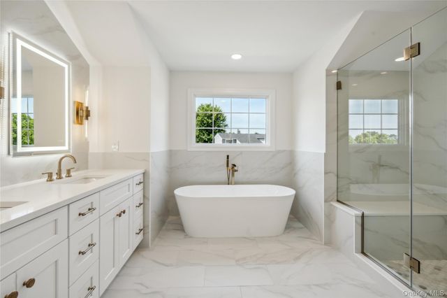 5A Steuben Drive, Jericho, NY 11753