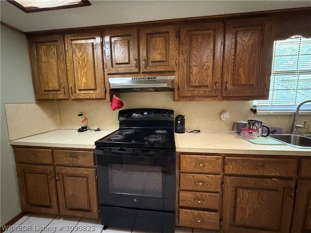 1606 N Hills Boulevard, Van Buren, AR 72956