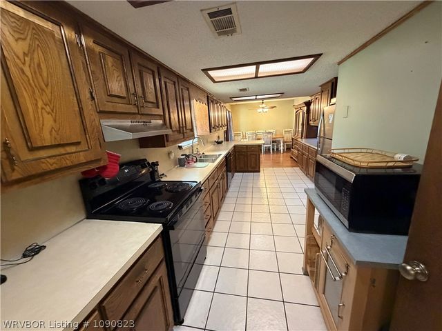 1606 N Hills Boulevard, Van Buren, AR 72956