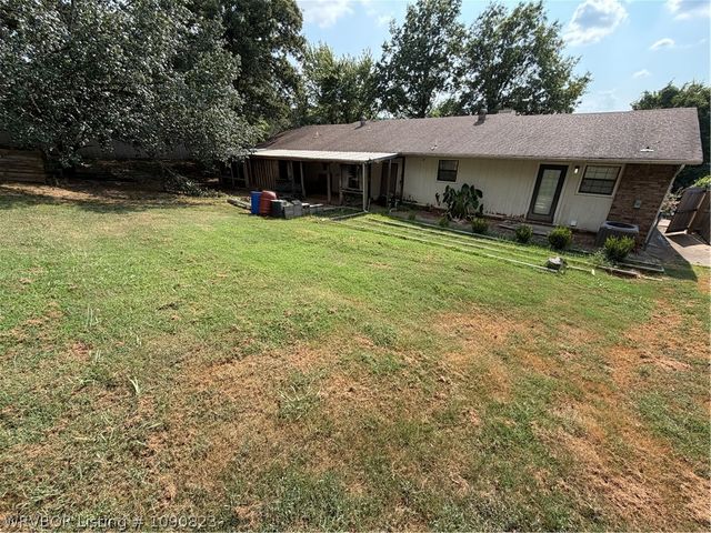 1606 N Hills Boulevard, Van Buren, AR 72956