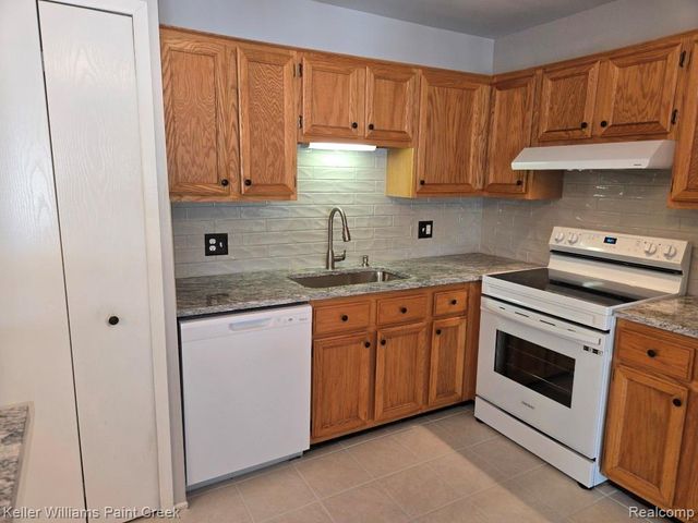 38565 Golfview Drive, Clinton Township, MI 48038