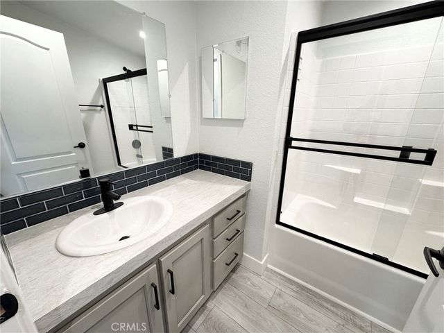 2717 Arrow Highway 158, La Verne, CA 91750