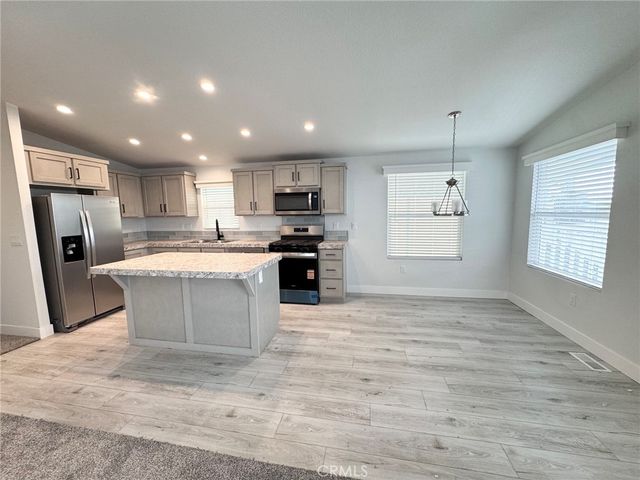 2717 Arrow Highway 158, La Verne, CA 91750