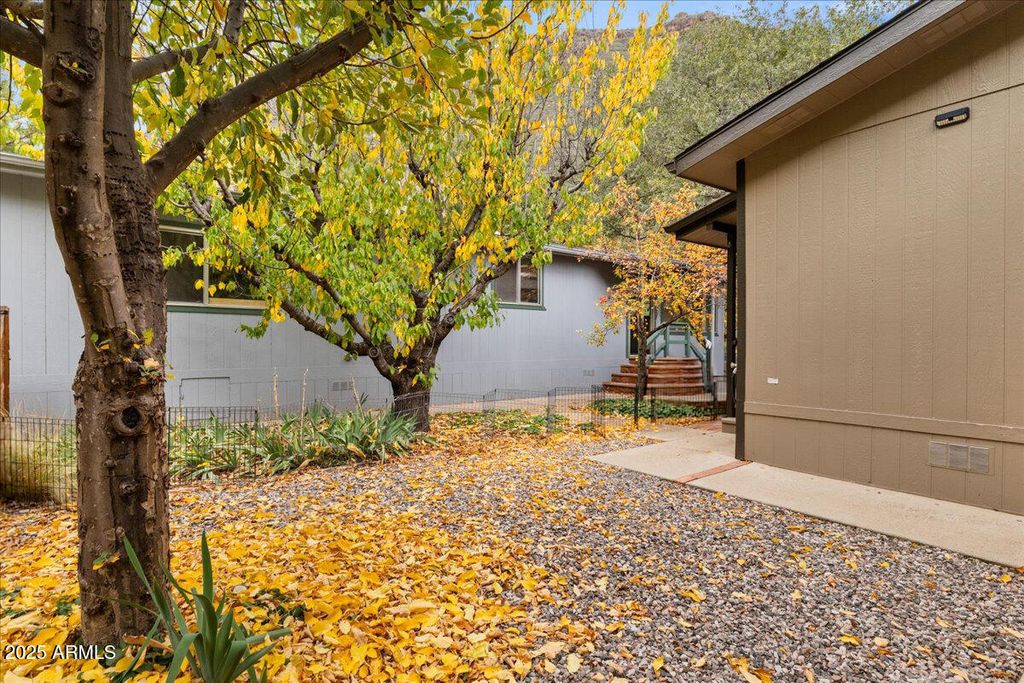 Image 6 of property listing at 4426 N State Route 89A Highway 9, Sedona, AZ 86336