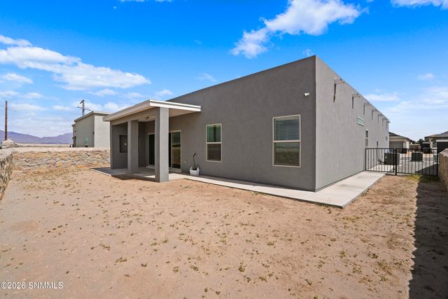 812 Magnolia Park Street, Santa Teresa, NM 88008