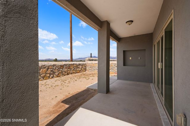 812 Magnolia Park Street, Santa Teresa, NM 88008